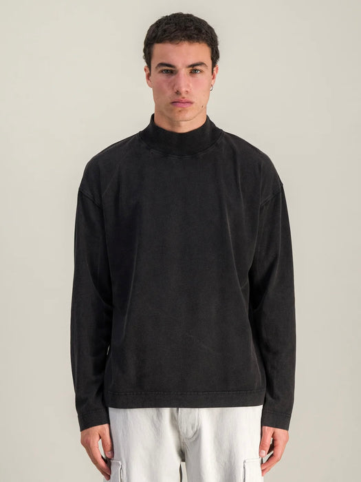 Parages Nest T-Shirt in Faded Black