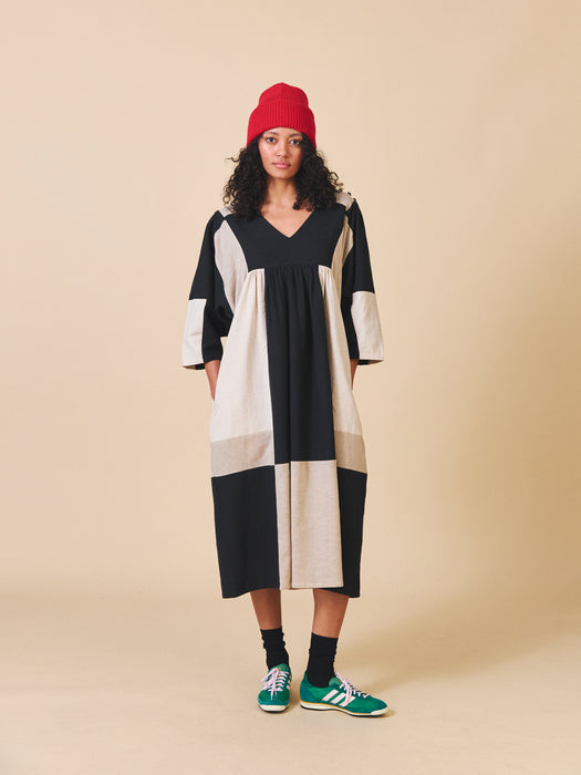 Sideline Betty Dress in Mono Mix