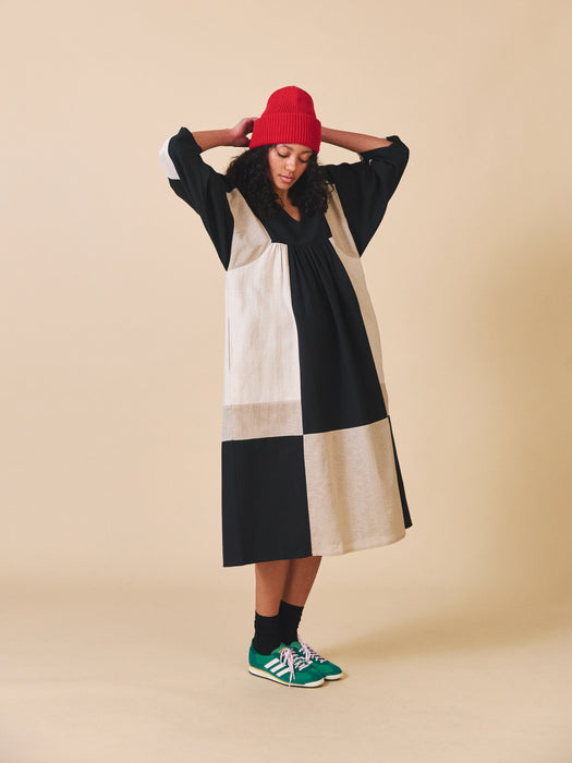 Sideline Betty Dress in Mono Mix