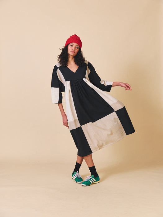 Sideline Betty Dress in Mono Mix