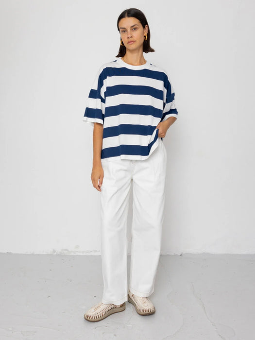 Folk Women Boyfriend T-Shirt in Off-White / Indigo Blue