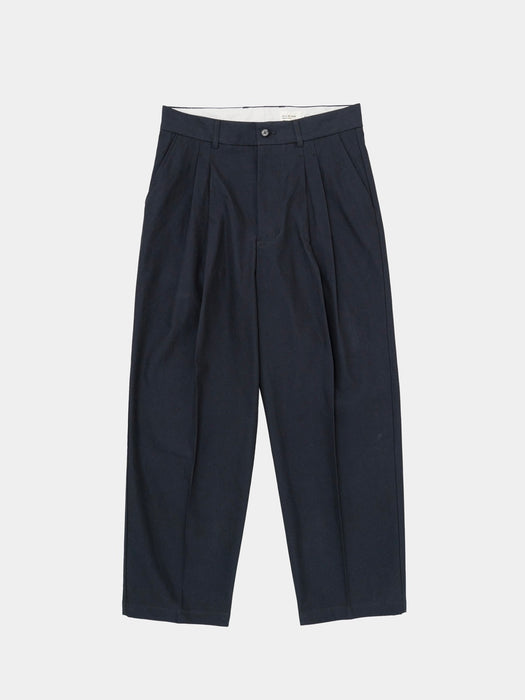 Still By Hand Deep Tuck Trousers in Black Navy