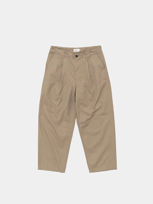 Still By Hand Selvedge Pleat Pant in Beige