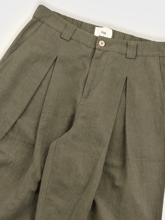 Folk Men Easy Fit Trousers in Dark Olive Slub