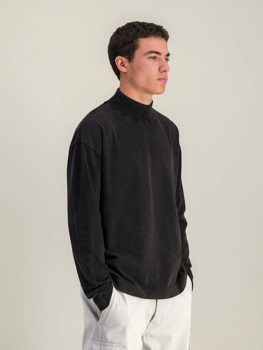 Parages Nest T-Shirt in Faded Black