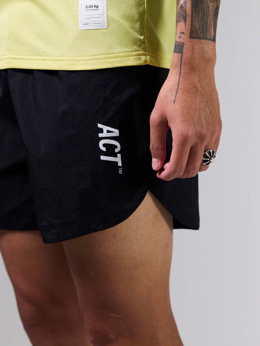 ACT Running Shell Light Short in Black