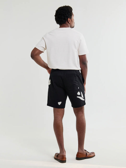 Wax Kurt Abstract Applique Short in Black/Beige