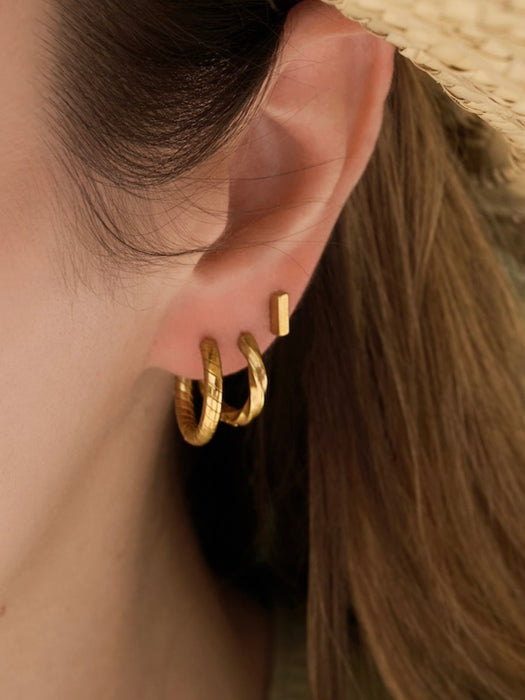 A Weathered Penny Seren Hoops in Gold