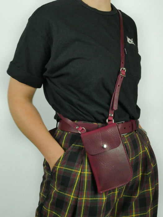 Village Leathers Neck Pouch in Burgundy