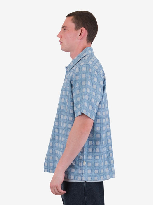 Folk Men Gabe Shirt in Blue Tile Tapestry