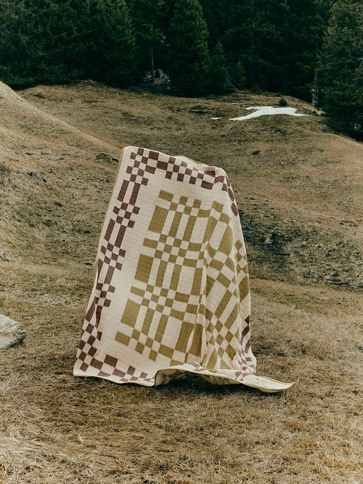 Toast Chequerboard Patchwork Quilt in Cream/Fennel