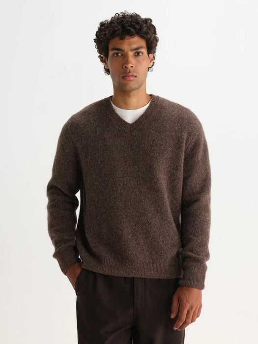 Wax Kemp Fluffy V-Neck in Chocolate