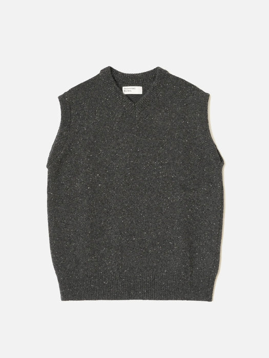 Universal Works Sweater Vest in Black Fleck