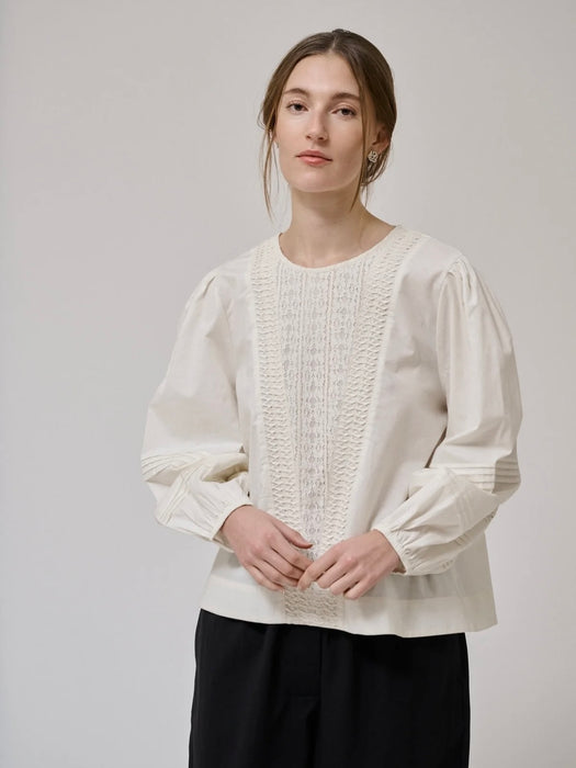 Anne-Mi Clover LS Blouse in White Sand